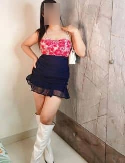 Divya 29 year Housewife Escort in Mumbai 