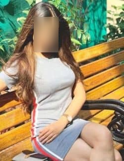 Manyta 23 year call girl Mumbai 