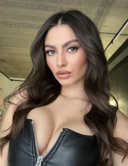 female escort girl in Bangalore 