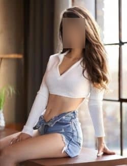 Rosia 22 year hot Escort in Mumbai 